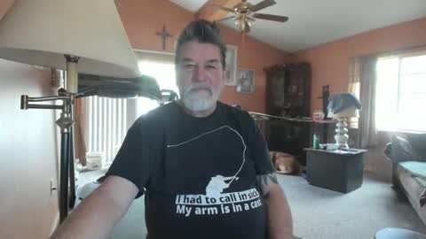 xoxo online show from November 15, 5:25 pm