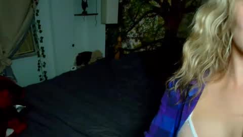 porshabelle online show from April 29, 4:39 am