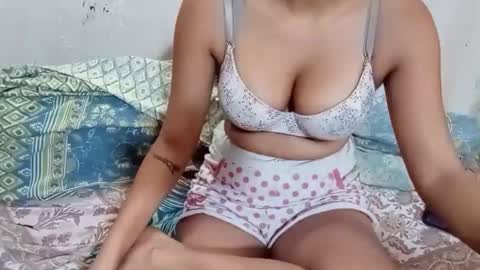 Snapshot of poulomi_das chatting on October 9, 5:24 am poulomi online show from October 9, 5:24 am