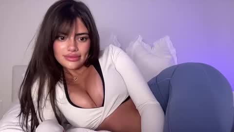 Selena online show from February 27, 1:30 am