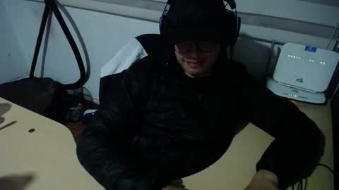 powerfulzeus2 online show from November 19, 2:55 am