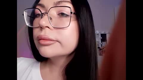 Lina online show from December 3, 6:43 am