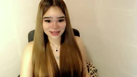 MAXXINE online show from February 25, 11:47 am