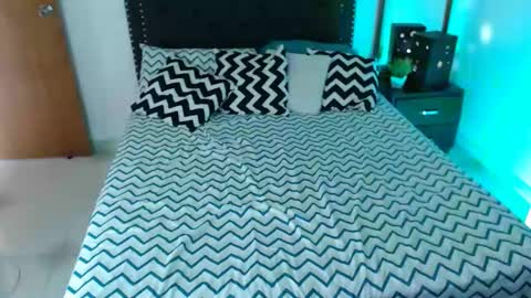 ---- online show from December 5, 7:22 pm