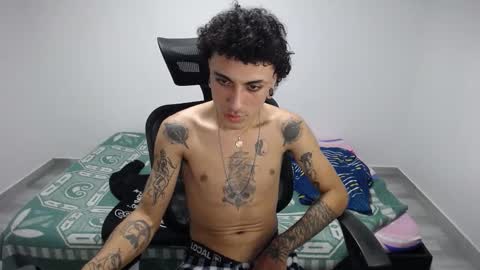 Plux online show from October 28, 7:04 pm