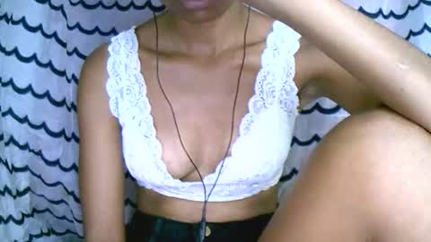 prettiethalia online show from January 17, 8:28 pm