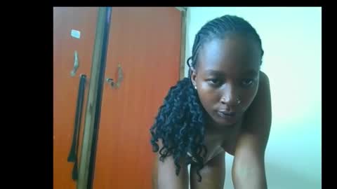 pretty__lisa online show from February 8, 7:45 am