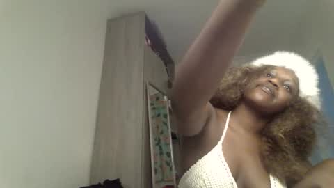 pretty_curvy99 online show from April 2, 8:38 pm