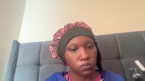 independent model online show from October 2, 4:00 am