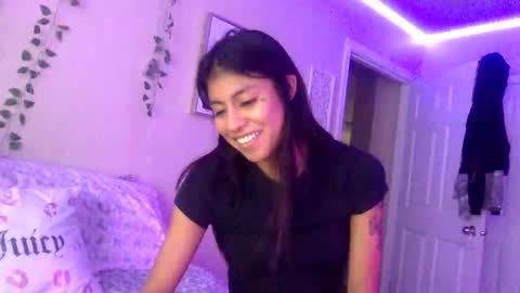 pretty_girl828687 online show from October 16, 9:46 pm