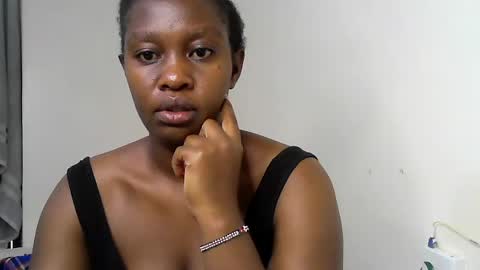 pretty_kylah online show from July 14, 10:32 am