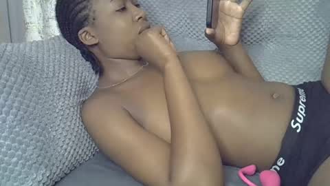 pretty_petite24 online show from July 17, 11:28 pm
