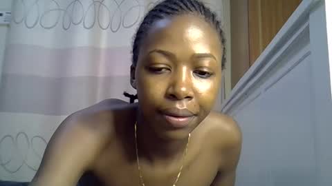 pretty_petite24 online show from January 3, 5:50 am