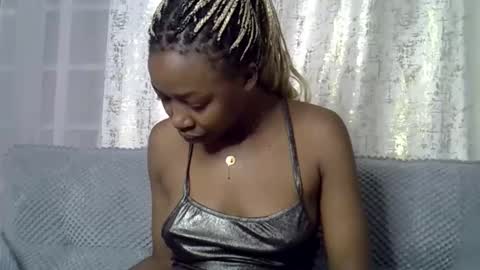 pretty_petite24 online show from September 9, 8:58 am