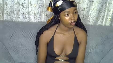 pretty_petite24 online show from June 24, 7:37 am