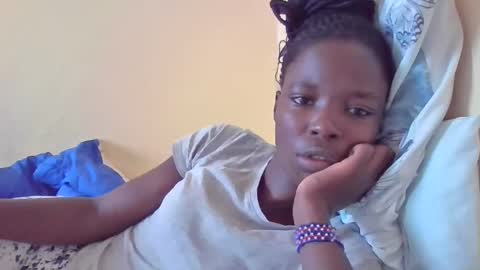 pretty_petite_ebony online show from February 26, 12:27 pm