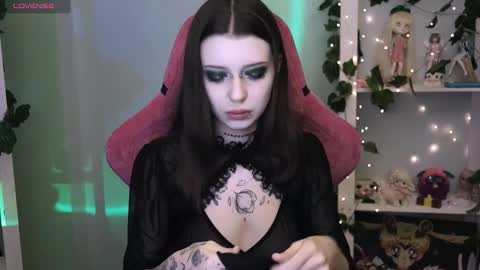 Violet online show from January 18, 8:18 pm