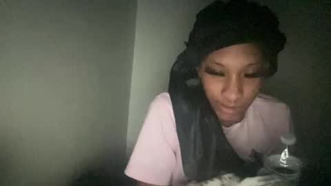 prettyfacefemale online show from February 21, 10:18 am