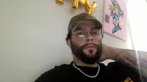 prettyglazed online show from May 30, 12:47 pm