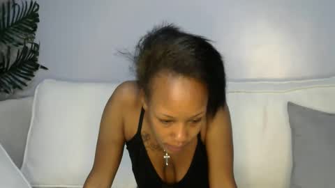 prettyley online show from April 14, 5:44 am