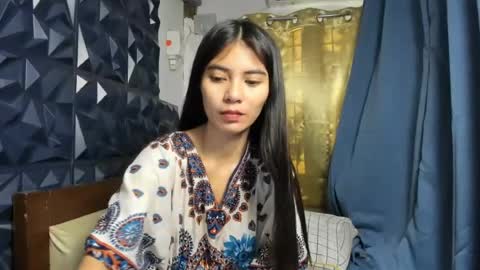 prettylittle_lady online show from June 19, 9:15 am