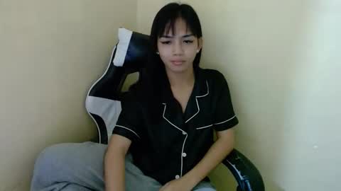 Snapshot of prettymiya chatting on October 7, 7:32 pm Miya 3 online show from October 7, 7:32 pm