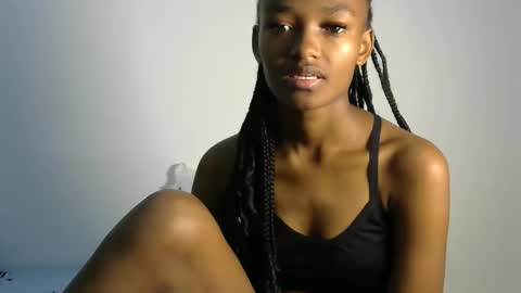 prettyquiny254 online show from October 19, 9:30 pm