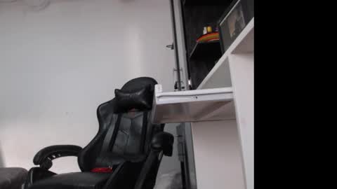 princess_lau23 online show from January 14, 2:47 pm