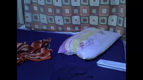 Snapshot of princess_scovia chatting on September 25, 8:43 am princess_scovia online show from September 25, 8:43 am