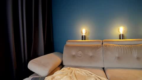 Raven  but you can call me sweetie or honey too  online show from February 20, 8:22 pm