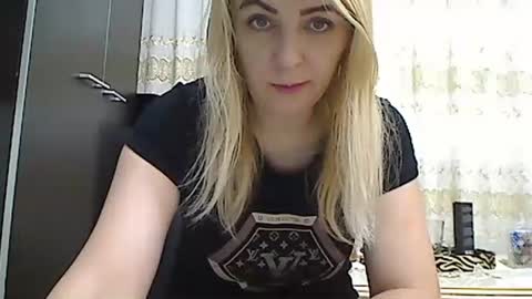 Pryncess sweety online show from October 6, 6:20 am