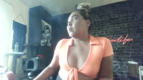 Krystle online show from August 3, 1:50 pm