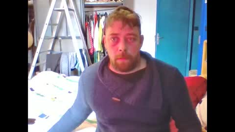 pug2222 online show from January 9, 11:58 am