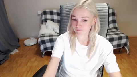 Polly online show from February 15, 1:10 pm