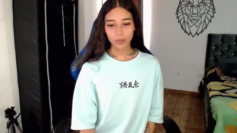 Cris online show from December 1, 7:01 pm