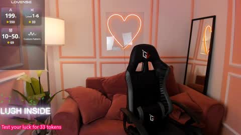 Snapshot of pure_flower_alison chatting on January 24, 5:00 pm Alison online show from January 24, 5:00 pm