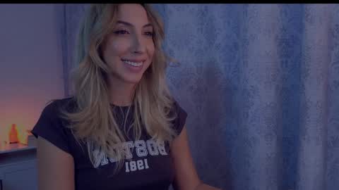 Isabelle online show from September 21, 6:01 pm