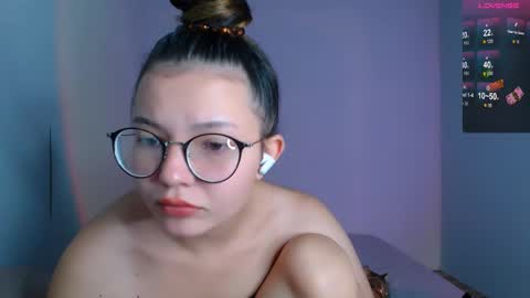 Snapshot of purple_peach chatting on September 16, 11:23 am Carolyn online show from September 16, 11:23 am