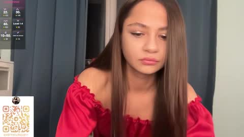 Snapshot of purrpaw chatting on October 16, 9:24 pm Zendaya online show from October 16, 9:24 pm