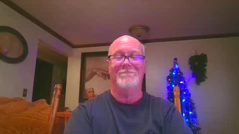 pussylover1365 online show from February 12, 10:04 pm