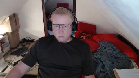 Snapshot of pussylovercb chatting on September 17, 11:13 am pussylovercb online show from September 17, 11:13 am