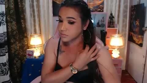 Snapshot of pythoncock4u chatting on March 10, 11:01 am Queen Agatha online show from March 10, 11:01 am