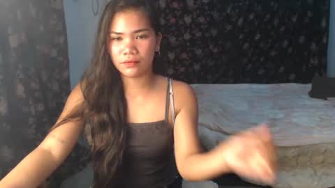 qeeun_genalyn online show from August 8, 2:05 pm