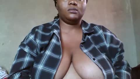 queen2302 online show from March 12, 10:52 am