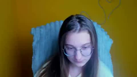 Amelie online show from March 4, 12:46 pm