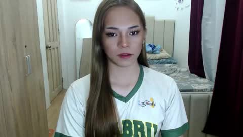 shawny online show from February 15, 4:04 am