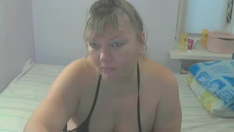 Snapshot of queen_jane8 chatting on October 25, 11:42 am queen_jane8 online show from October 25, 11:42 am