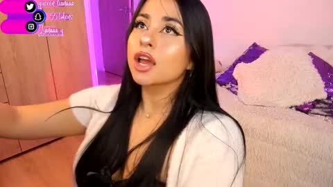 Snapshot of queen_liana chatting on December 7, 4:37 am Liana  online show from December 7, 4:37 am