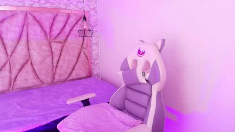   online show from November 15, 12:51 pm