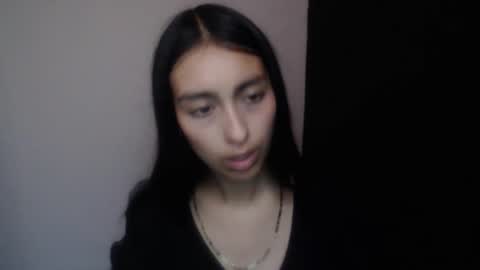 queenbyte_18 online show from December 1, 7:56 pm